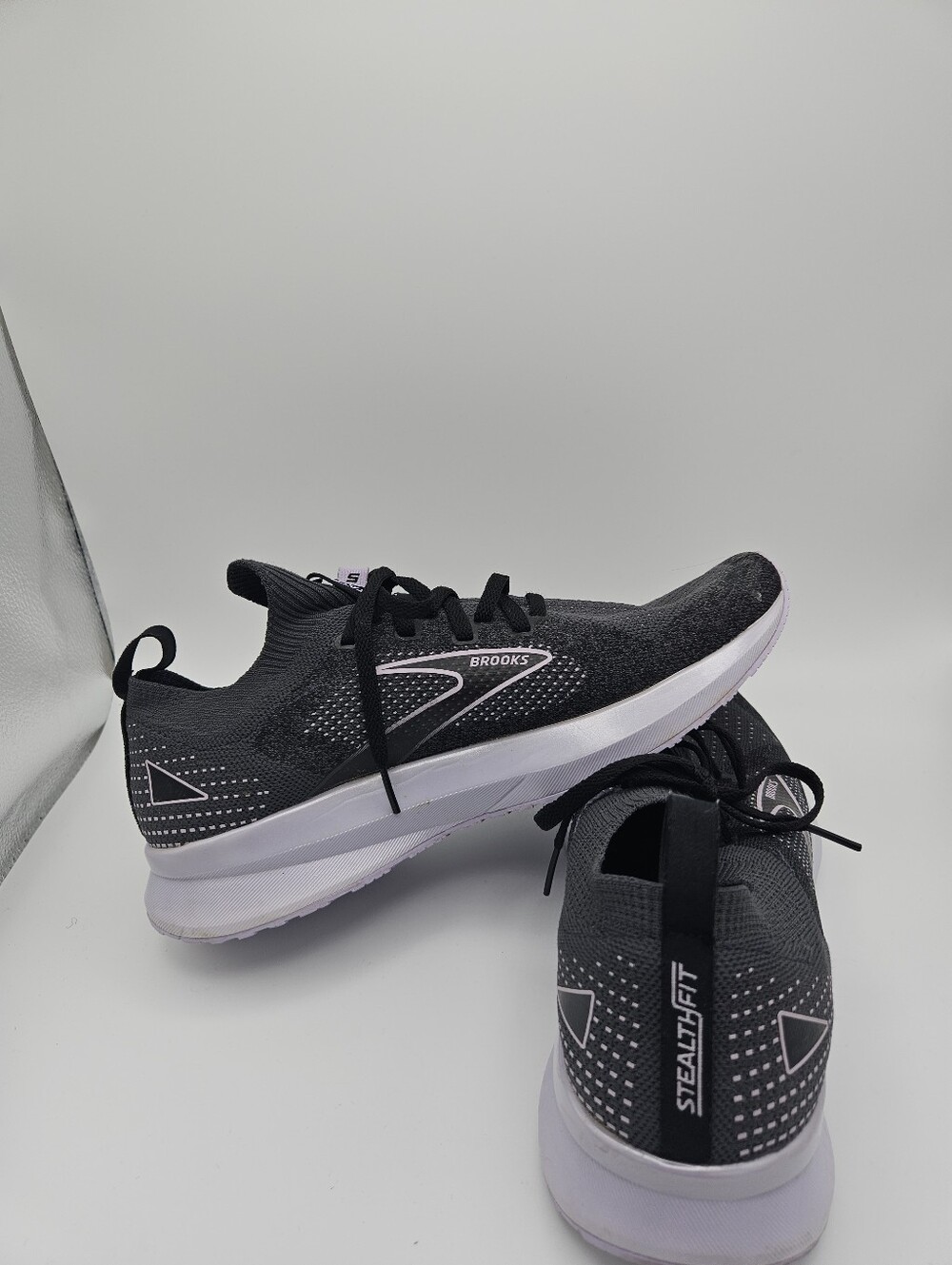 Brooks Levitate 5 Stealthfit sneakers women's 9B gray pearl lavender - Picture 7 of 12
